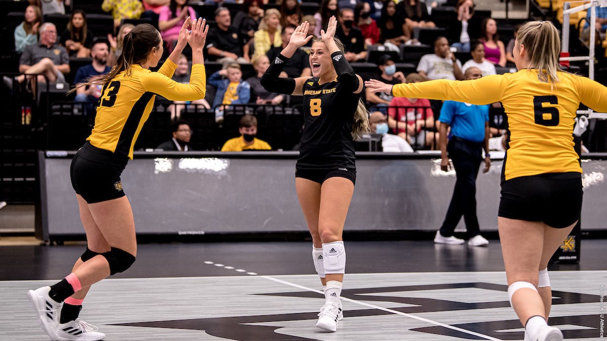 Shelby Dennis celebrating vs Jacksonville