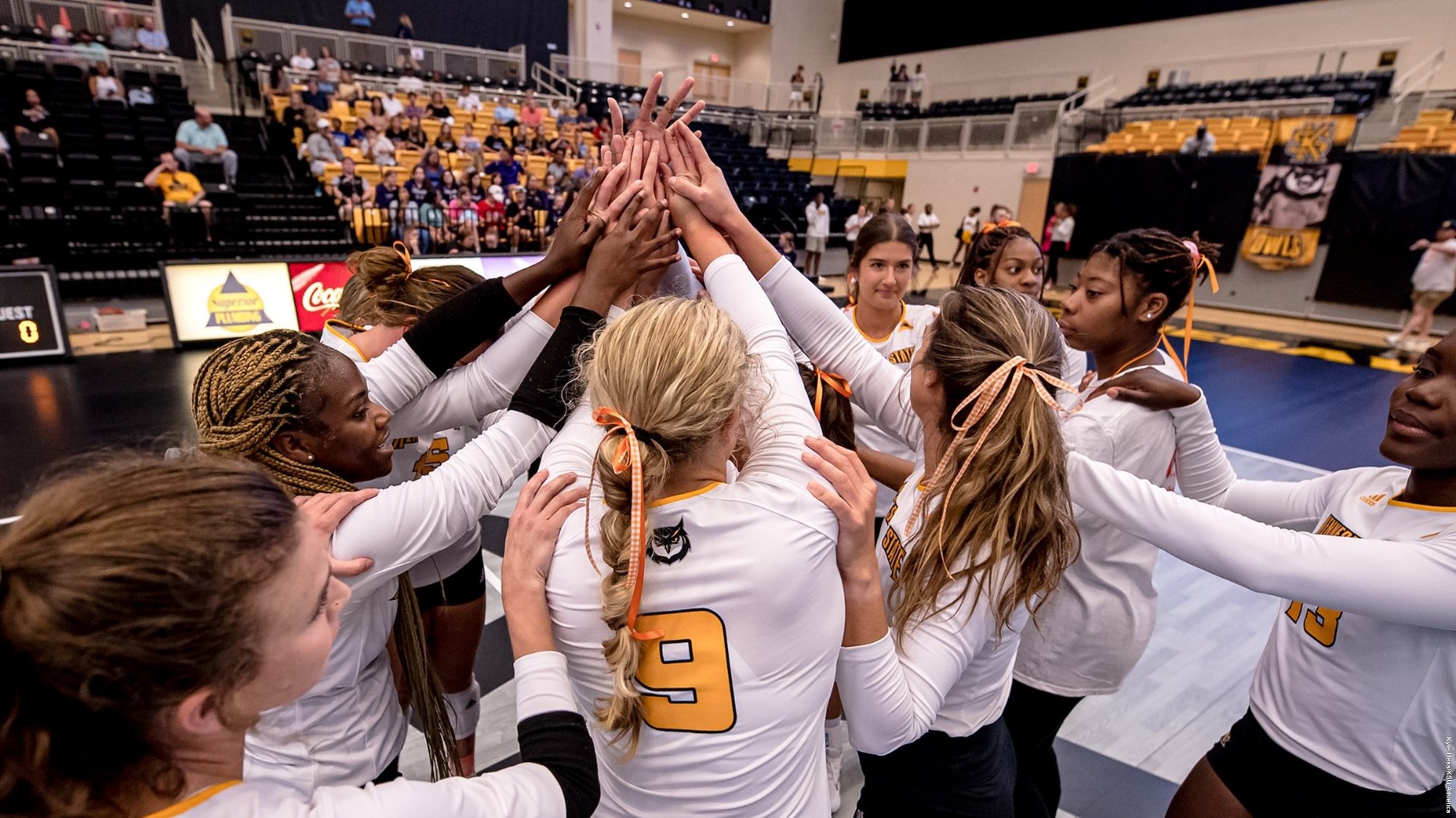 Owl huddle vs Samford