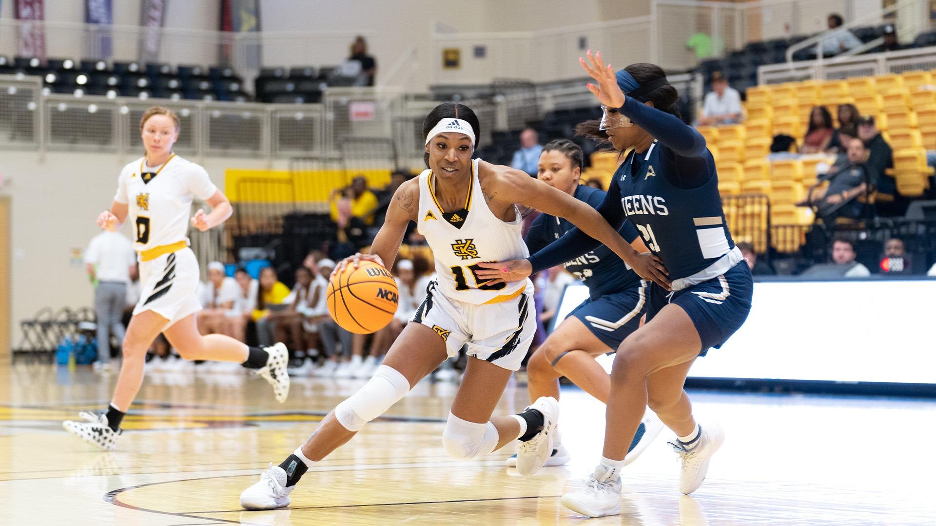 Amani and Jah'Che vs. Queens