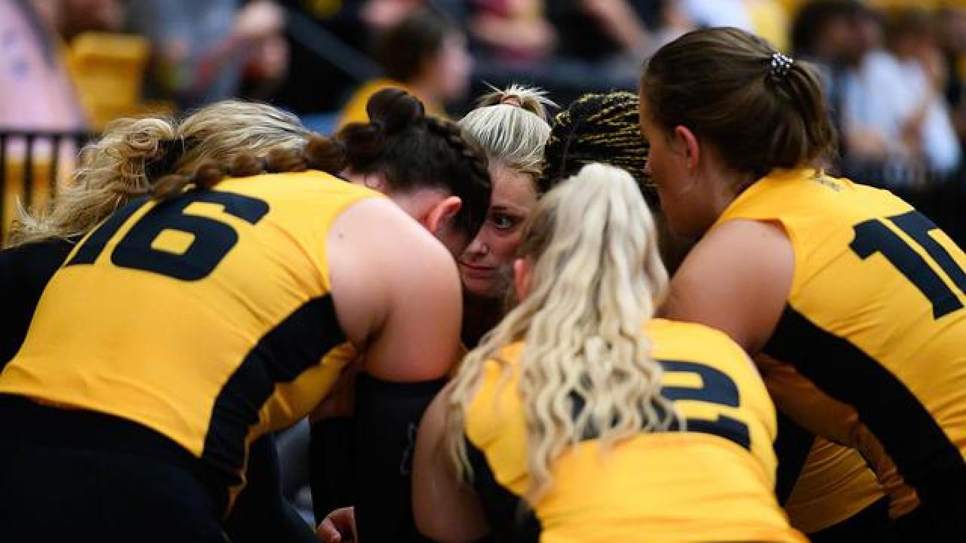 Team huddle vs Stetson