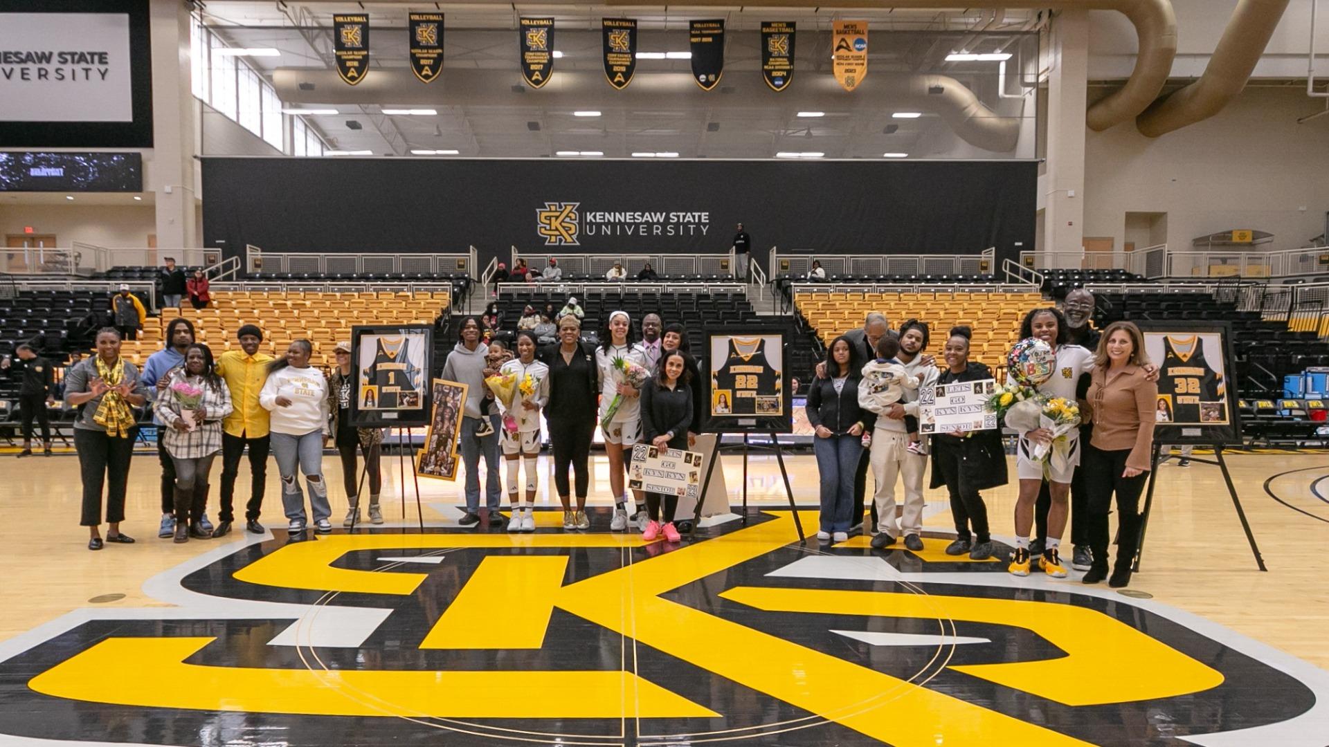 2023-24 WBB Senior Class