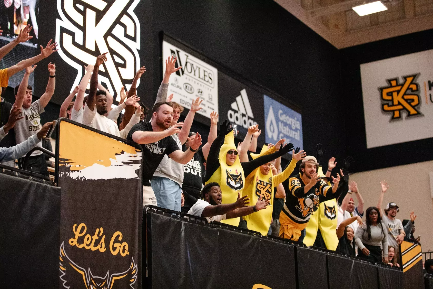 Banana Boys and Crowd vs. Oakwood